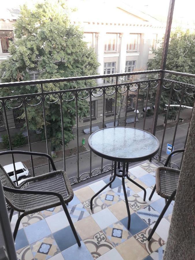 2 Bdr Apartment Near Gorky Park, Center Harkov Kültér fotó