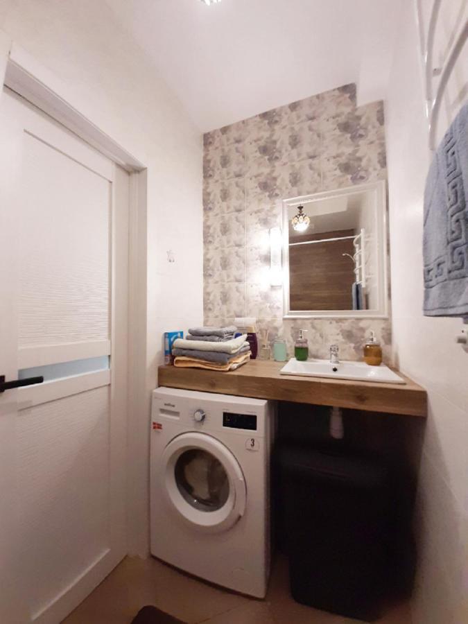 2 Bdr Apartment Near Gorky Park, Center Harkov Kültér fotó
