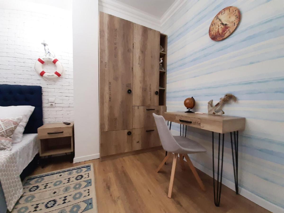 2 Bdr Apartment Near Gorky Park, Center Harkov Kültér fotó