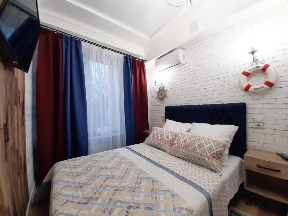 2 Bdr Apartment Near Gorky Park, Center Harkov Kültér fotó